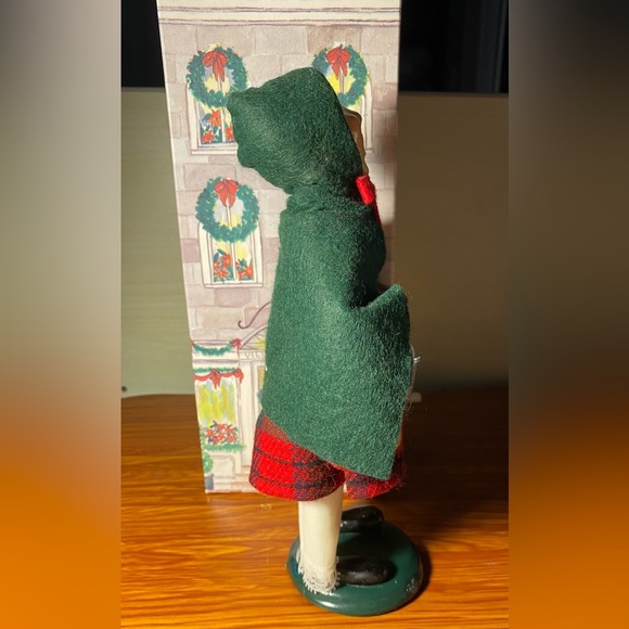 1993 Byers Choice School Girl Caroler w/Christmas Slate,School Book & Lunch Pail - Picture 4 of 6